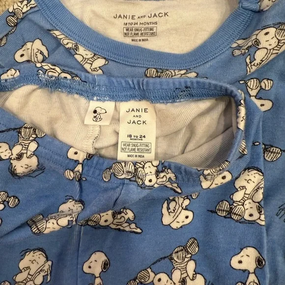 Janie and Jack x Snoopy Pajamas - Picture 4 of 7